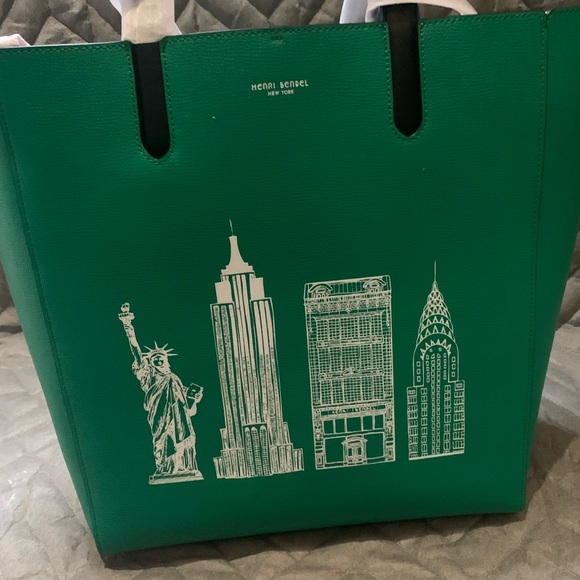 henri bendel Handbags - Henri Bendel New York Tote w/ detachable handbag